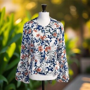 Davi & Dani Floral Print top /wide sleeve/Clips Large  NWT Boutique